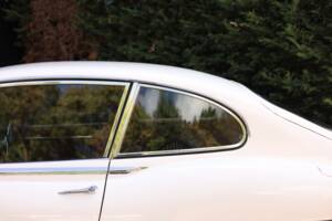 Image 30/50 de Jaguar Type E (2+2) (1970)