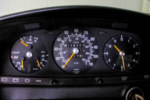 Image 22/33 de Mercedes-Benz 300 TD (1979)