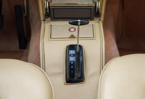 Image 20/31 of Jaguar 340 (1968)