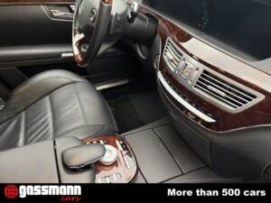 Image 13/15 de Mercedes-Benz S 63 AMG (2008)