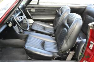 Immagine 11/38 di Peugeot 504 Convertible (1970)