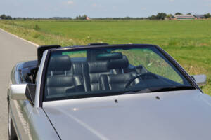 Image 14/39 of Mercedes-Benz 300 CE-24 (1992)