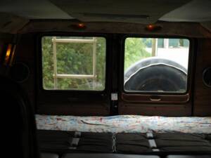 Immagine 16/143 di Dodge B 200 Sportsman (1978)