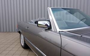 Image 23/97 de Mercedes-Benz 560 SL (1987)