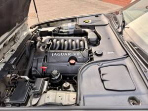 Bild 30/32 von Jaguar XJ 8 Sovereign (1999)