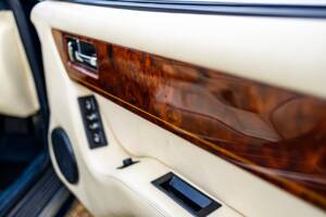Image 30/50 of Aston Martin Virage Volante (1997)