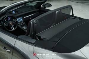 Image 15/25 of Porsche 911 Carrera 4 GTS (2017)
