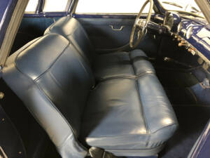 Immagine 30/39 di SIMCA 9 Sport (1952)