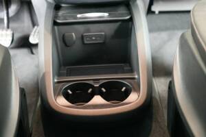 Image 37/50 de Mercedes-Benz V 300 d (2025)