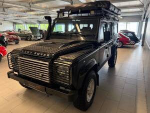 Bild 3/11 von Land Rover Defender 110 Crew Cab SE (2009)