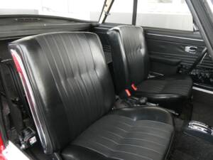 Image 13/27 of Volkswagen Karmann Ghia 1600 L (1967)