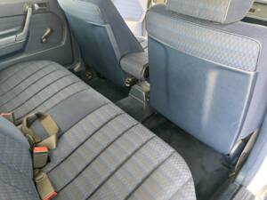 Image 18/57 of Mercedes-Benz 190 D 2.5 (1992)