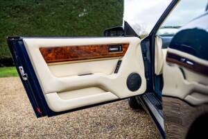 Image 43/50 of Aston Martin Virage Volante (1997)