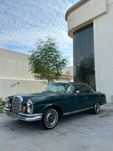 Image 3/15 de Mercedes-Benz 280 SE (1968)