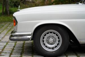 Image 10/15 of Mercedes-Benz 280 SE 3,5 (1971)