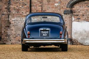 Image 12/50 of Jaguar Mk II 3.8 (1960)
