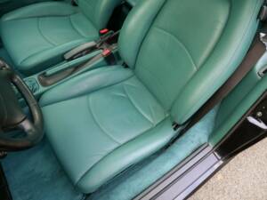 Image 22/36 de Porsche 911 Carrera 4S (1998)