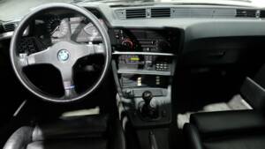 Image 5/35 of BMW M 635 CSi (1984)