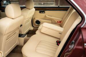 Bild 44/46 von Jaguar XJ 12 (1991)