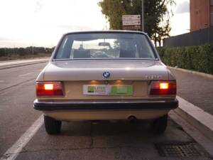 Image 8/50 of BMW 525 (1975)