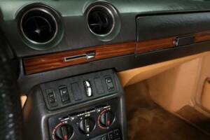 Bild 25/49 von Mercedes-Benz 250 lang (1985)