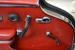 Image 29/61 de Mercedes-Benz 250 SE (1966)