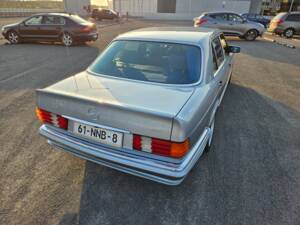 Image 18/100 of Mercedes-Benz 500 SEL (1983)