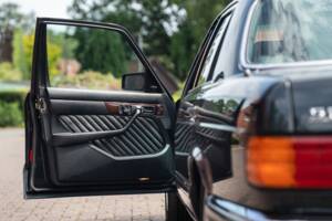 Image 21/91 of Mercedes-Benz 560 SEL (1990)