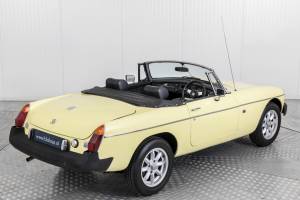Immagine 13/50 di MG MGB (1976)