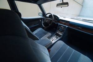 Bild 46/95 von Mercedes-Benz 450 SEL 6,9 (1976)