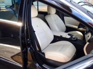 Bild 18/35 von Mercedes-Benz S 600 L (2008)