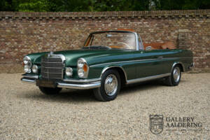 Image 29/50 of Mercedes-Benz 220 SE b (1964)