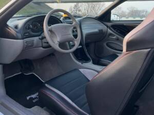 Image 2/8 de Ford Mustang Cobra (1996)