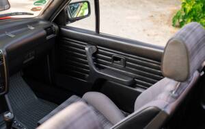 Immagine 21/33 di BMW 318i (1991)