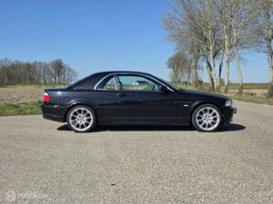 Image 21/38 of BMW 323Ci (2000)