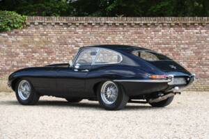 Imagen 2/50 de Jaguar E-Type 4.2 (1964)