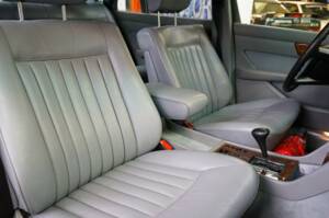 Immagine 23/42 di Mercedes-Benz 500 SEL (1982)