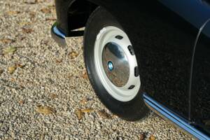 Bild 21/50 von BMW 502 - 3,2 Liter (1958)
