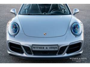 Image 15/38 of Porsche 911 Carrera GTS (2017)