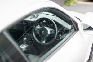 Image 8/38 of Porsche 911 Carrera GTS (2011)