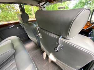 Image 28/50 of Bentley S 3 Continental Flying Spur (1963)