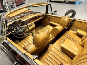 Bild 21/36 von Mercedes-Benz 280 SE 3,5 (1970)