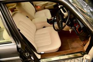 Image 47/50 of Jaguar XJ 12 (1988)