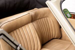 Image 40/50 de Jaguar XK 120 DHC (1953)