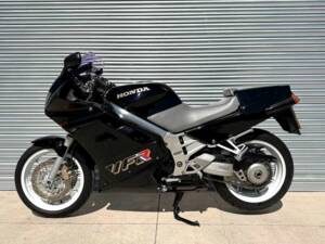 Image 2/44 de Honda VFR 750F (1991)