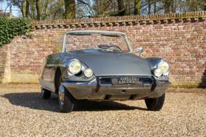Image 29/50 of Citroën DS 21 Chapron (1963)