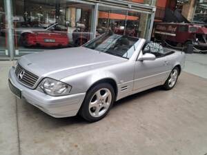 Image 44/50 of Mercedes-Benz SL 320 (1998)