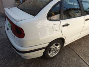 Bild 50/50 von SEAT Cordoba 1.6i (1994)