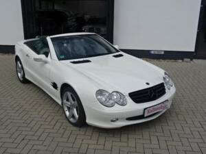 Imagen 3/19 de Mercedes-Benz SL 500 (2002)