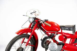 Image 18/42 of Moto Guzzi Motoleggera 65 (1954)